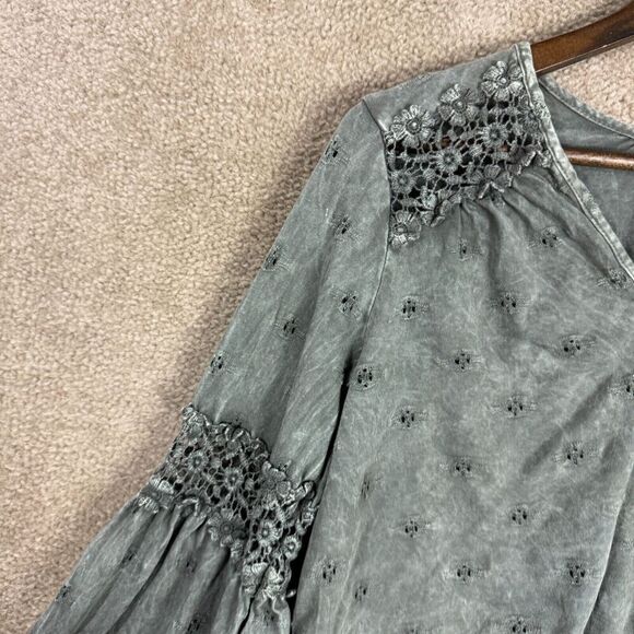 Anthropologie Eri +‎ Ali Calvie Top Women's XS Eyelet Bell Sleeve V Neck Blouse - Picture 4 of 10